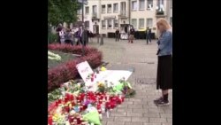 德国索林根居民悼念持刀行凶事件死难者 