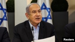 İsrail Başbakanı Netanyahu, 7 Ocak 2024 tarihinde Tel Aviv'deki Savunma Bakanlığı'nda haftalık kabine toplantısı sırasında konuşuyor