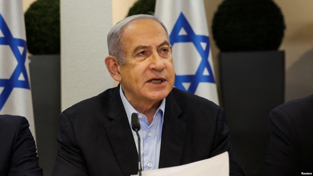 资料照片：以色列总理内塔尼亚胡在内阁会议中讲话。（2024年1月7日）(photo:VOA)