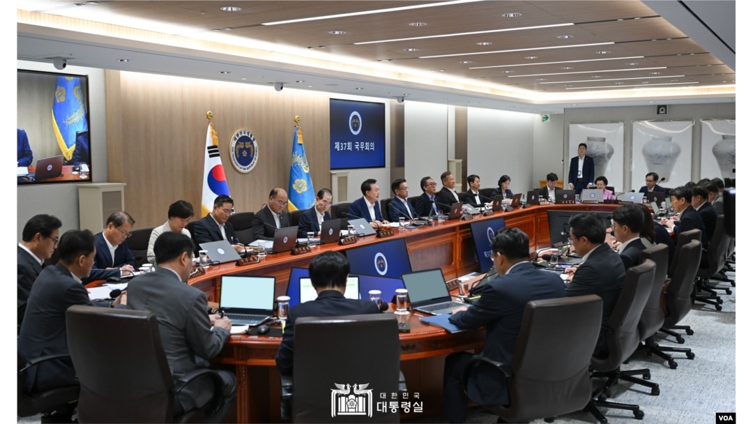 27일 한국 용산 대통령실에서 윤석열 한국 대통령이 제37회 국무회의를 주재하고 있다. (사진출처: 한국 대통령실)