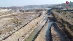 چکوال: کسان نے گاؤں کی ضروریات پوری کرنے کے لیے 'منی ڈیم' کیسے بنایا؟