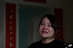中国维权律师王全璋的妻子李文足在昌平住所谈她们一家人最近遭受的骚扰。（2023年6月20日）