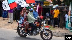 Wafuasi wa chama kikuu cha upinzani nchini Tanzania Chadema, katika viwanja vya Furahisha huko Mwanza Januari 21, 2023. Picha na Michael JAMSON/AFP