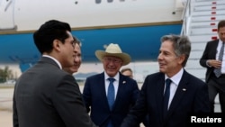 El Secretario de Estado de EEUU, Antony Blinken, llega al Aeropuerto Internacional Felipe Ángeles para reunirse con autoridades mexicanas para un Diálogo de Alto Nivel sobre Seguridad EEUU y México, en Zumpango, México, el 4 de octubre de 2023.