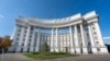 МИД Украины приостановил консульские услуги для мужчин призывного возраста 