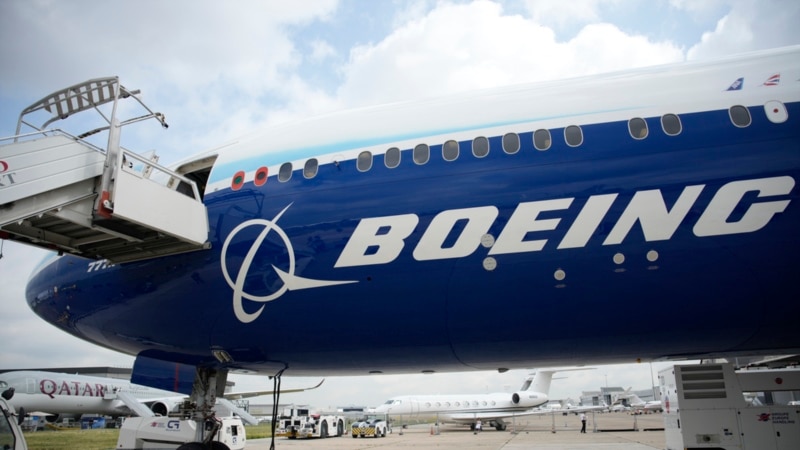 Striking machinists, Boeing confer indirectly, aided by US government 