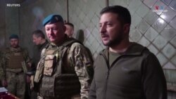 Զելենսկին առաջնագծում է ուկրաինացի ծովային հետևակայիններին շնորհավորելու համար_1.mp4