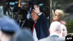 Trump prilikom ulaska u Trump toranj, New York, 3. april.