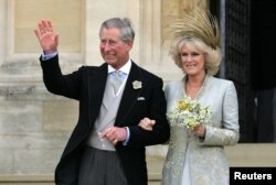 Принц Британії Чарльз та герцогиня Корнуельська, після одруження, квітень 2005 року