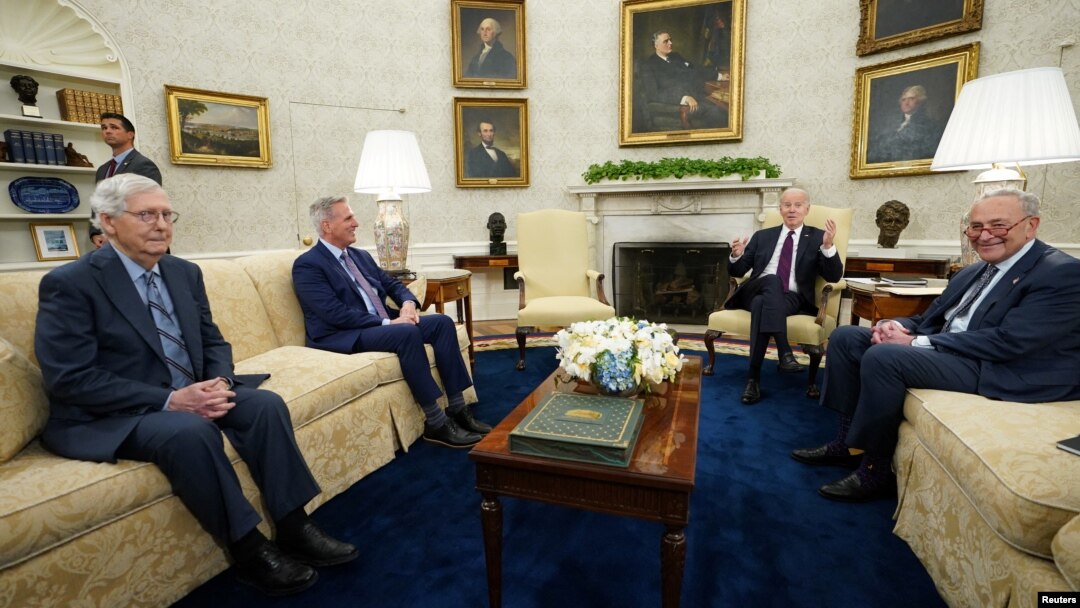 Pembicaraan soal plafon utang negara antara anggota DPR fraksi Republik dan Presiden Joe Biden 9 Mei 2023 lalu masih menemui jalan buntu (foto: dok). 