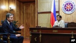 Ngoại trưởng Mỹ Antony Blinken dự cuộc họp với Tổng thống Philippines Ferdinand Marcos Jr. tại Phủ Tổng thống Malacanang ở Manila, hôm 19/3.