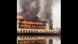 大火烧毁马尼拉邮政大楼 