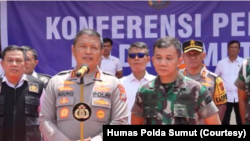 FIlE- Kapolda Sumut, Komjen Pol Agung Setya Imam Effendi, saat memberikan keterangan pers soal kematian wartawan Rico Sempurna Pasaribu di Polres Tanah Karo, Senin 8 Juli 2024. (Courtesy: Humas Polda Sumut)