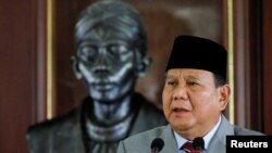 FILE: Menteri Pertahanan Indonesia Prabowo Subianto dalam konferensi pers di Jakarta, 21 November 2022. (REUTERS/Willy Kurniawan)
