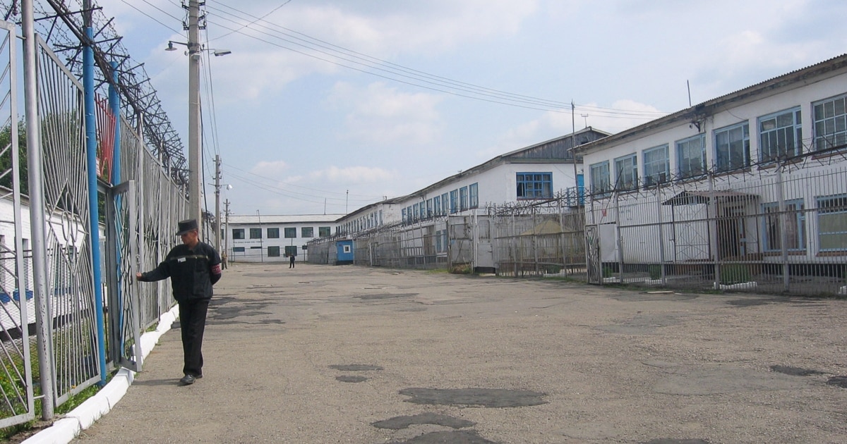 Quloqqa jinni porno Ayolning old qismidagi fotosurat