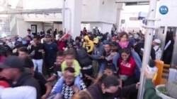Meksika Sınırındaki Göçmenlere ABD Polisinden Engel 