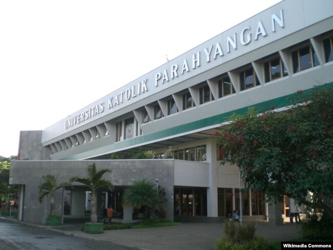 Gedung Rektorat Universitas Katolik Parahyangan, Bandung. (Wikipedia/Cobacobalagi)