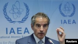 Sekjen Badan Energi Atom Internasional (IAEA) Rafael Grossi dalam konferensi pers di Wina, Austria, 5 Juni 2023. 