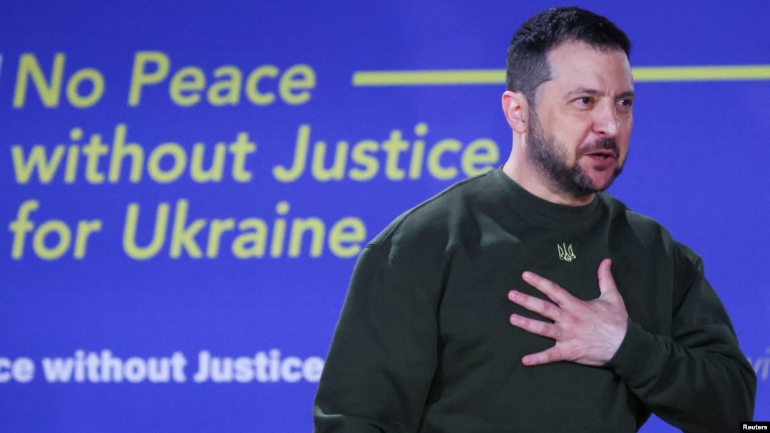 Tổng thống Ukraine Zelenskyy đọc diễn văn "Không có hòa bình nếu không có công lý cho Ukraine", ở La Haye, Hà Lan, hôm 4/5/2023.