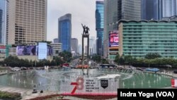 Polusi udara di Jakarta menjadi permasalahan baru setelah pandemi COVID-19 yang lalu. (Foto: VOA/Indra Yoga)