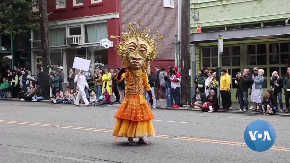 Seattle Marks Summer Solstice With Whimsical Parade