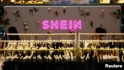 中國廉價服裝品牌希音（shein）在新加坡一家商場裡開設的商店。(2024年4月4日)