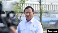 Presiden Terpilih 2024-2029 Prabowo Subianto, di Ibu Kota Nusantara (IKN) di Penajam Paser Utara, Kalimantan Timur, 12 Agustus 2024, menegaskan akan melanjutkan pembangunan Mega proyek IKN di masa pemerintahannya. (Biro Setpres)