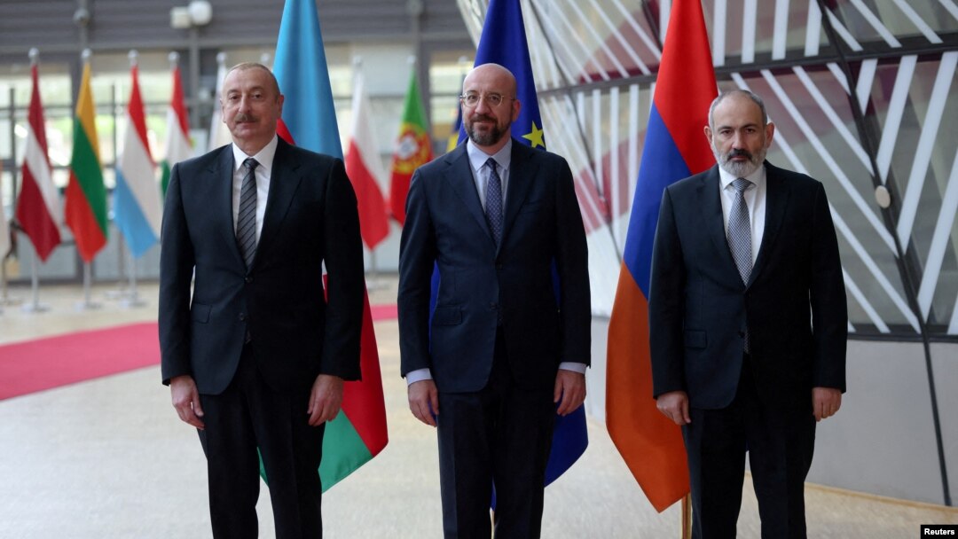 Лидерите на Ерменија и Азербејџан ќе се сретнат подоцна оваа недела во Кишињев со нашите европски партнери и се надеваме дека тоа ќе биде продуктивен чекор за решавање на овие прашања, изјави портпаролот Метју Милер