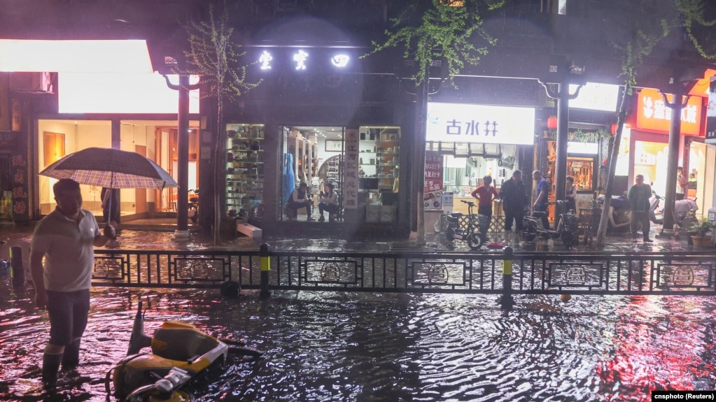 中国江西省南昌市遭风暴袭击。（2024年4月2日）(photo:VOA)
