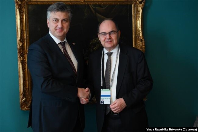 Sastanak visokog predstavnika Schmidta s hrvatskim premijerom Andrejom Plenkovićem na Minhenskoj sigurnosnoj konferenciji.