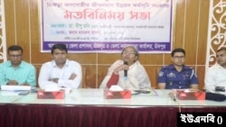 চাঁদপুর সার্কিট হাউজে হিজড়া জনগোষ্ঠীর জীবনমান উন্নয়ন কর্মসূচি সংক্রান্ত এক মত বিনিময় সভায় বাংলাদেশের সমাজকল্যাণমন্ত্রী ও আওয়ামী লীগের যুগ্ম সাধারণ সম্পাদক ডা. দীপু মনি। 