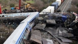 希臘兩列車對撞 過30人遇難