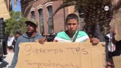 Migrantes venezolanos protestan en la frontera de EEUU por TPS