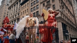 Парад на Пятой авеню во время прайда в Нью-Йорке, 30 июня 2024 года