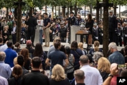 Prošlogodišnja ceremonija čitanja imena žrtava u Njujorku (Foto: AP/Yui Iwamura)