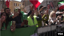استقبال شماری از ایرانیان از شاهزاده رضا پهلوی در رم، ایتالیا