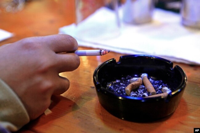 Birçok ülkede uygulanan sigara karşıtı kampanyalar sonuç vermiş görünüyor.