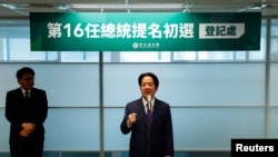 台湾副总统赖清德2023年3月15日完成民进党内总统初选登记后见媒体。（路透社）