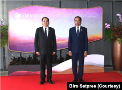 Pertemuan dengan PM Laos Sonexsay Siphandone lebih dititikberatkan padan peningkatan kerja sama untuk memberantas perdagangan manusia di kawasan ASEAN. (Foto: Courtesy/Biro Setpres)