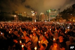 2019年6月4日香港人民在維多利亞公園為六四事件舉行燭光紀念活動。