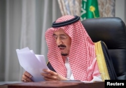 FILE - Mfalme wa Saudi Arabia Salman bin Abdulaziz (Bandar Algaloud/Courtesy of Saudi Royal Court/Handout via Reuters)
