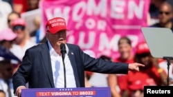 지난 6일 도널드 트럼프 전 미국 대통령이 버지니아주 체사피크에서 선거 캠페인을 열었다.