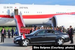 Mobil kenegaraan bersiap membawa Kaisar Jepang Naruhito dan Permaisuri Masako dari Bandara Soekarno-Hatta, Sabtu, 17 Juni 2023. (Foto: Biro Setpres)