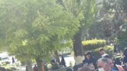 تجمع اعتراضی فرهنگیان بازنشسته مقابل سازمان برنامه و بودجه