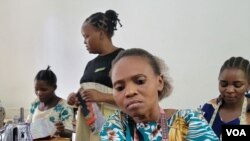 Sophia Nandonde akiwa darasani akipata mafunzo katika hospitali ya CCBRT iliyoko jijini Dar es Salaam. Picha na VOA