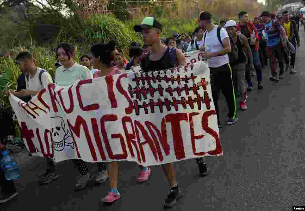 Los migrantes, en su mayoría venezolanos, dijeron que esperan llegar a la Ciudad de México en unos 10 días.