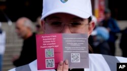 Kodi nëpërmjet të cilit mund ta paguhet taksa me celular (Venecia, 25 prill 2024)