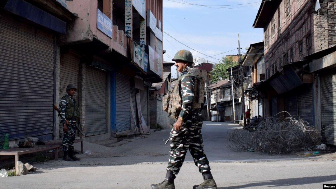 د هند د ولقې لاندې کشمیر