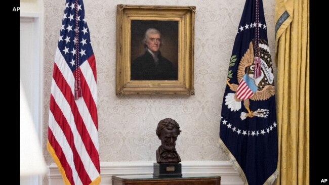 Thomas Jefferson në një pikturë në Shtëpinë e Bardhë