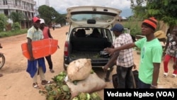 Bimwe mu bidandazwa vyasubijwe inyuma 